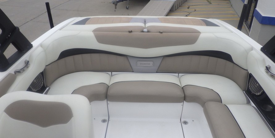 Malibu Wakesetter 22 MXZ