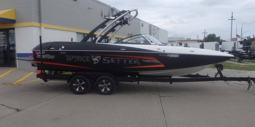 Malibu Wakesetter 22 MXZ