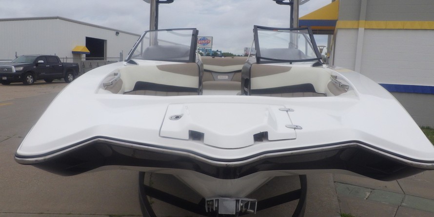 Malibu Wakesetter 22 MXZ