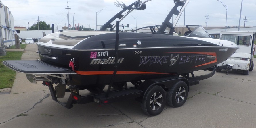 Malibu Wakesetter 22 MXZ