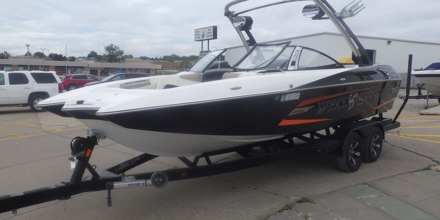Malibu Wakesetter 22 MXZ