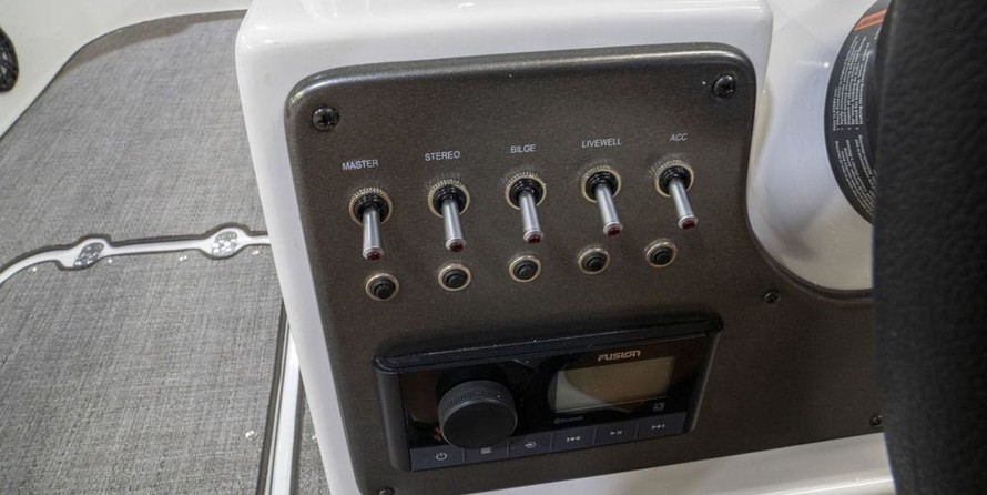 Hurricane 201 sundeck sport