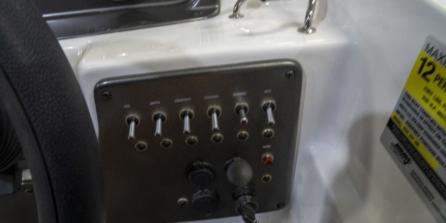 Hurricane 201 sundeck sport