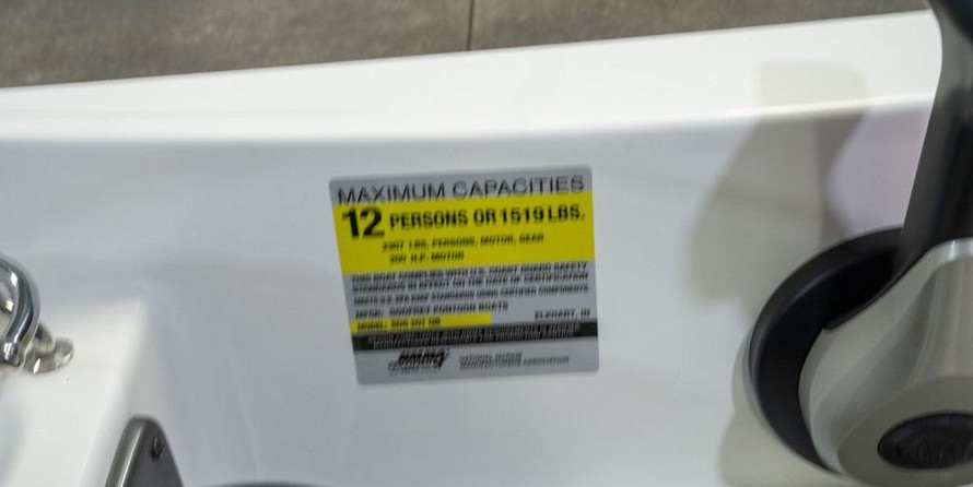 Hurricane 201 sundeck sport