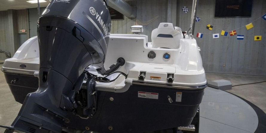 Hurricane 201 sundeck sport