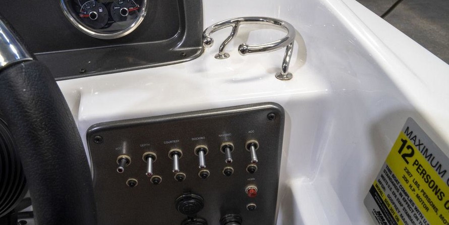 Hurricane 201 sundeck sport