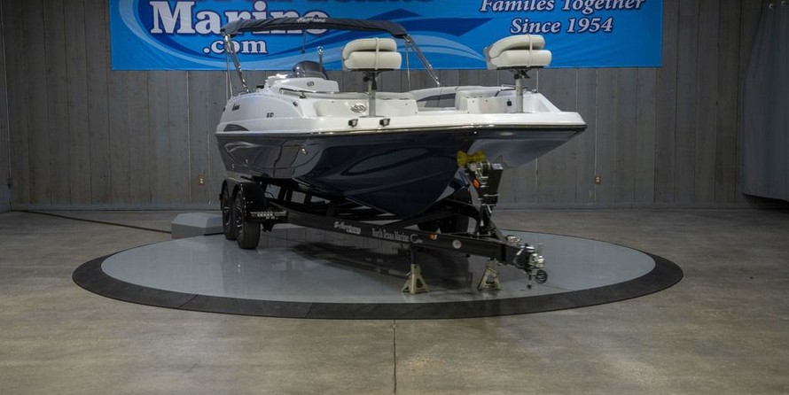 Hurricane 201 sundeck sport