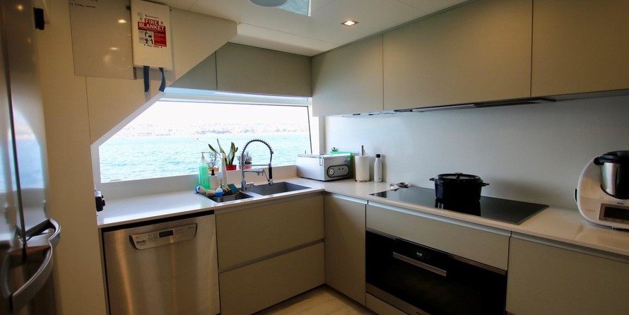 Custom Line Navetta 37