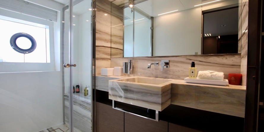 Custom Line Navetta 37