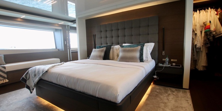 Custom Line Navetta 37