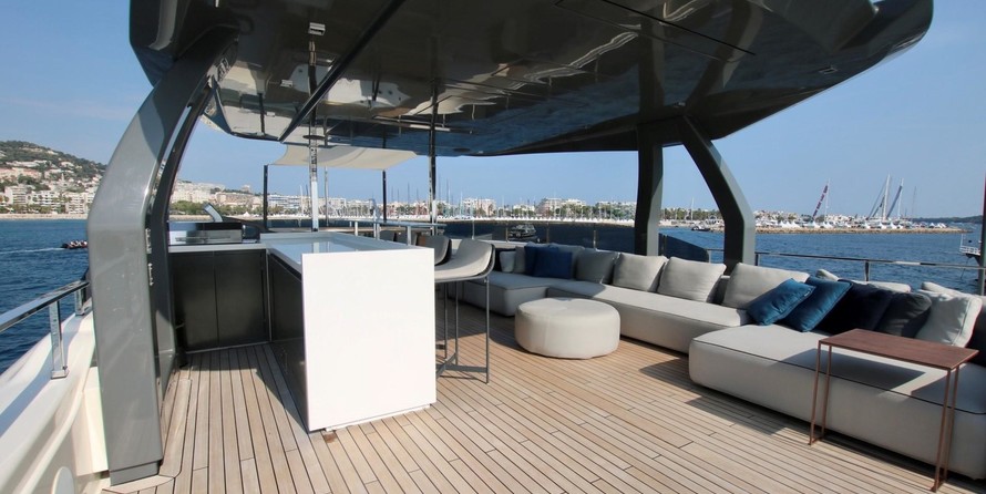 Custom Line Navetta 37