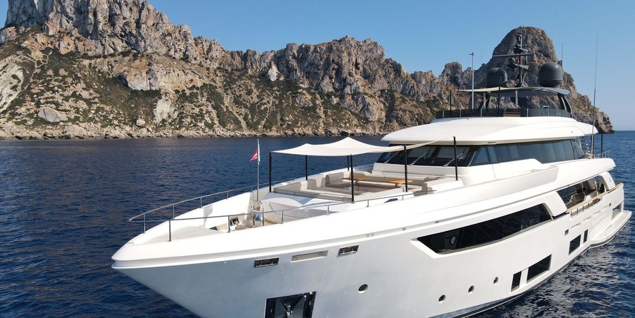 Custom Line Navetta 37