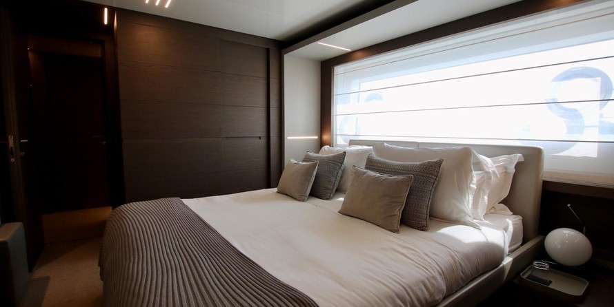 Custom Line Navetta 37