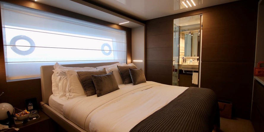 Custom Line Navetta 37