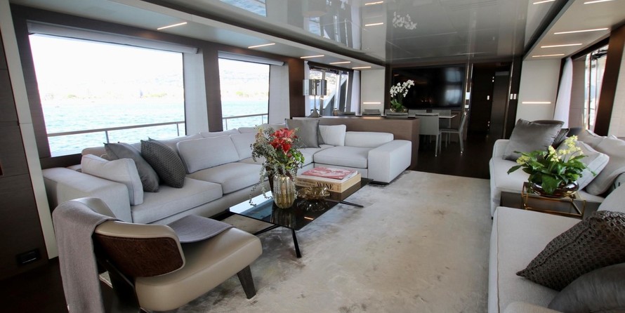 Custom Line Navetta 37