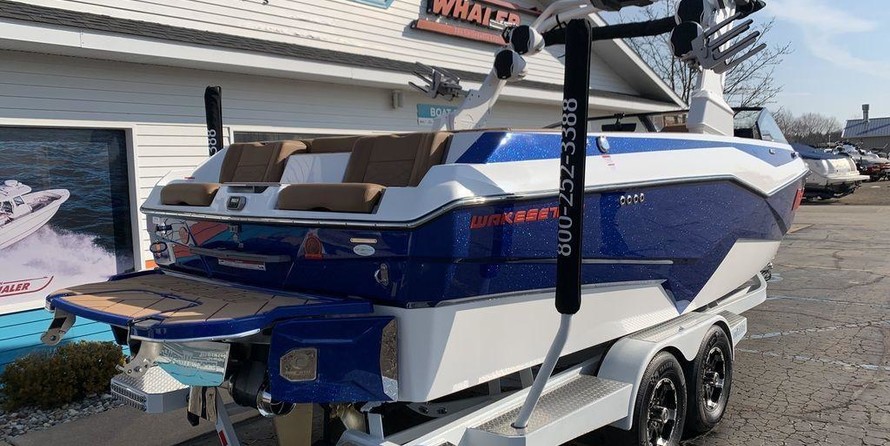 Malibu Wakesetter 25 LSV