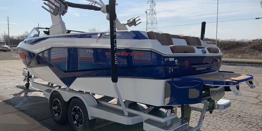 Malibu Wakesetter 25 LSV