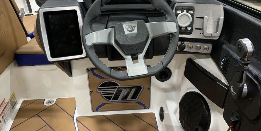 Malibu Wakesetter 25 LSV