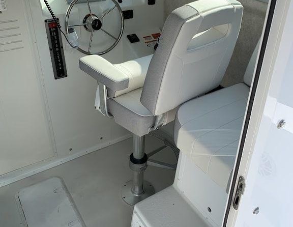 Parker 2520 XL Sport Cabin