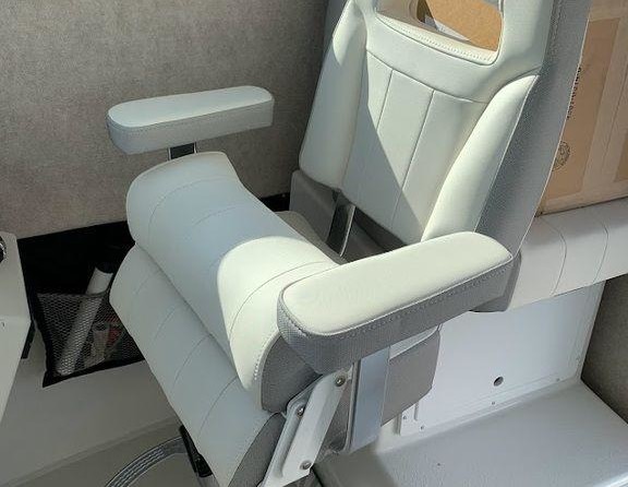 Parker 2520 XL Sport Cabin