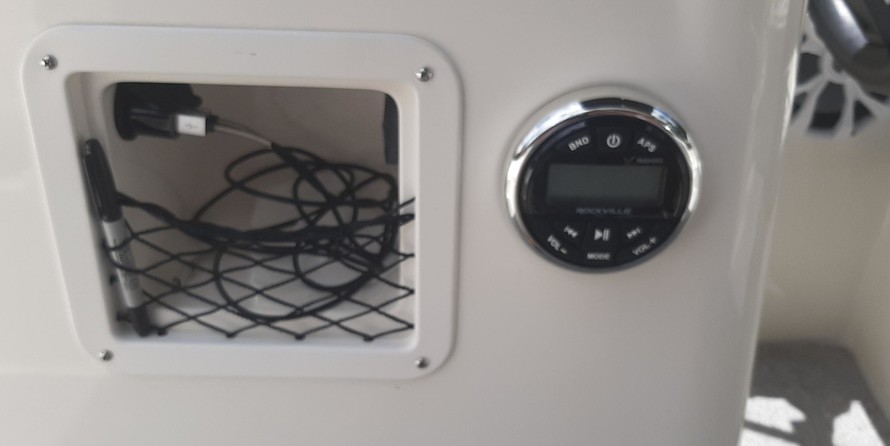 Bayliner Element F16