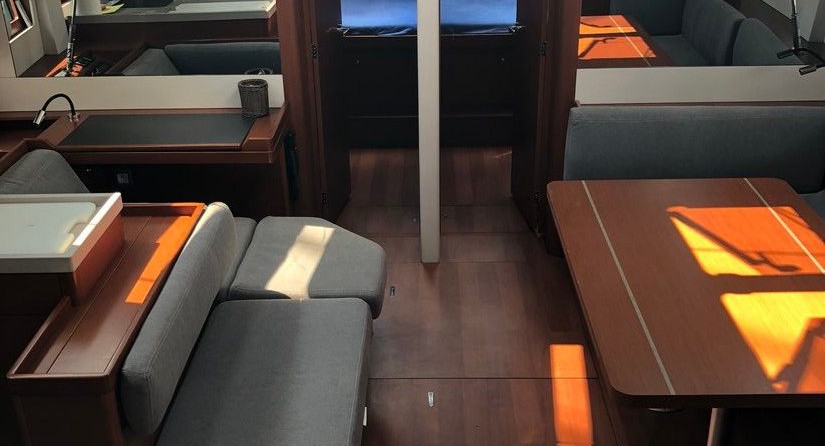 Beneteau Oceanis 51.1