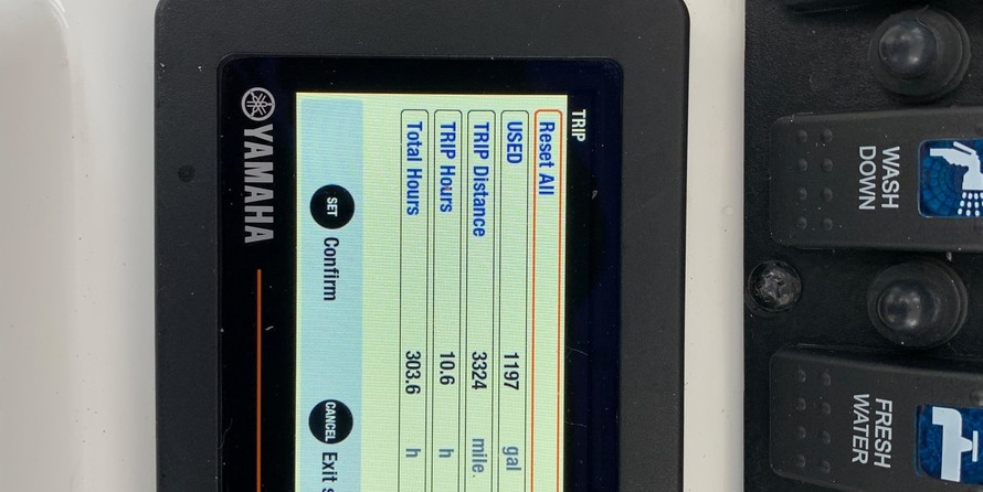 Sea Ray hunt ultra 211