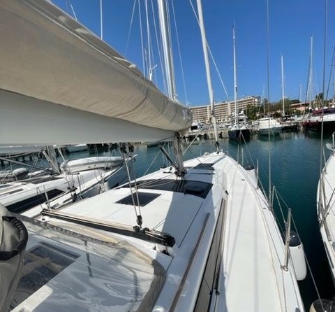 Dufour 390