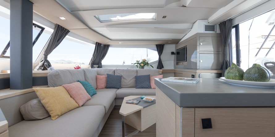 Fountaine Pajot Saona 47