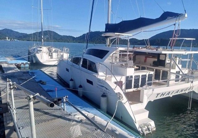 Island Spirit 38