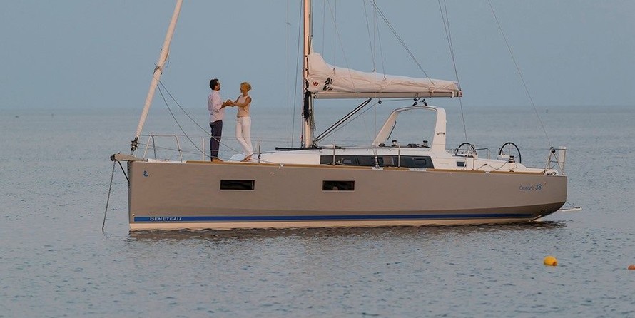 Beneteau Oceanis 38