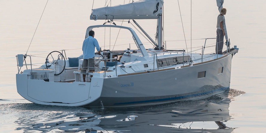 Beneteau Oceanis 38