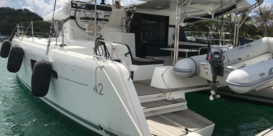 Lagoon 42