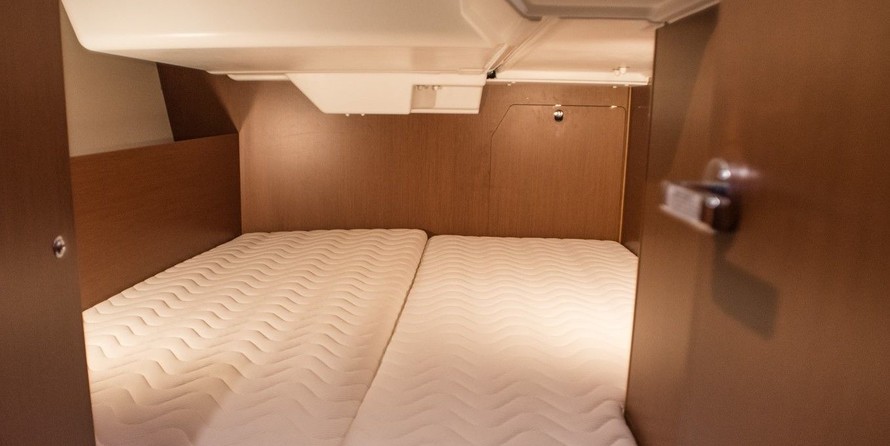 Beneteau Oceanis 38.1