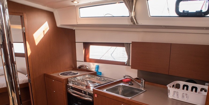 Beneteau Oceanis 38.1
