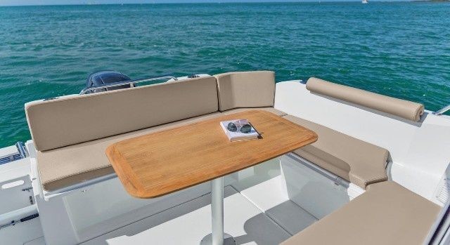 Beneteau Antares 8
