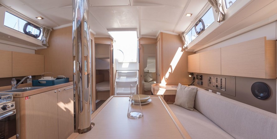 Beneteau Oceanis 38.1