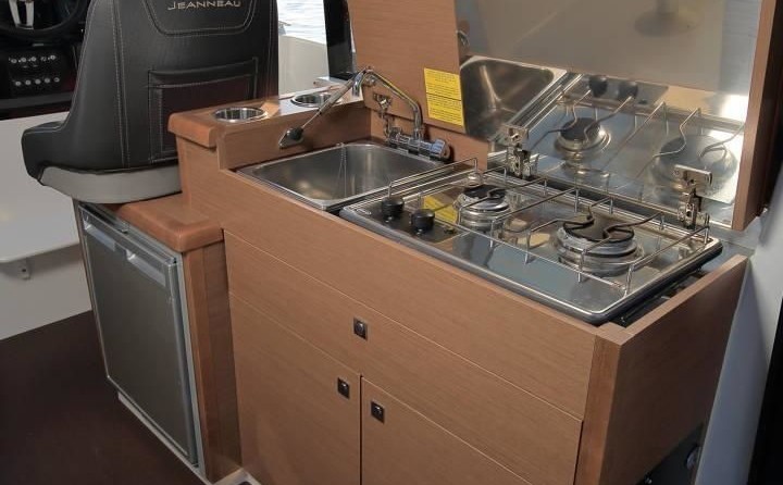 Jeanneau Merry Fisher 895