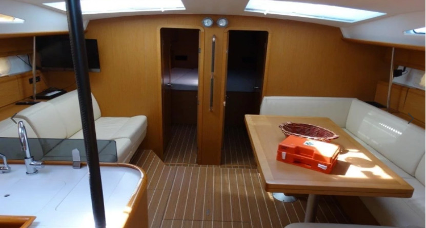 Jeanneau 53