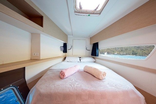 Fountaine Pajot Helia 44