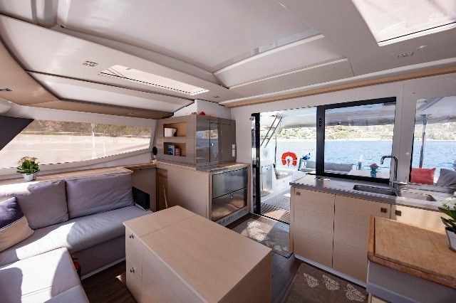 Fountaine Pajot Helia 44
