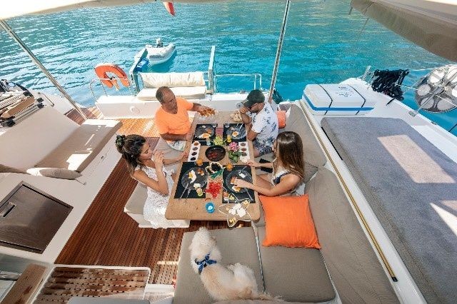 Fountaine Pajot Helia 44
