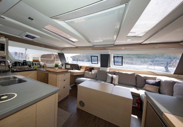 Fountaine Pajot Helia 44
