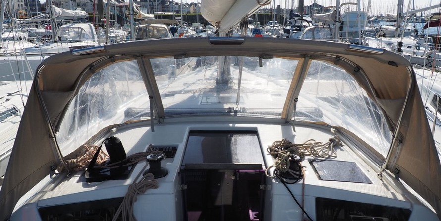 Dufour 390
