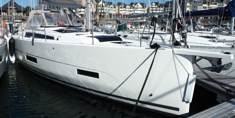 Dufour 390