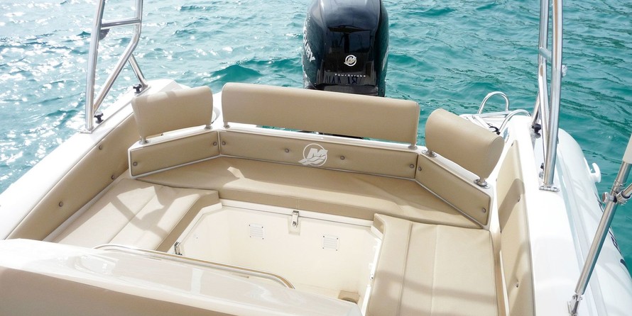 Black Fin Elegance 8