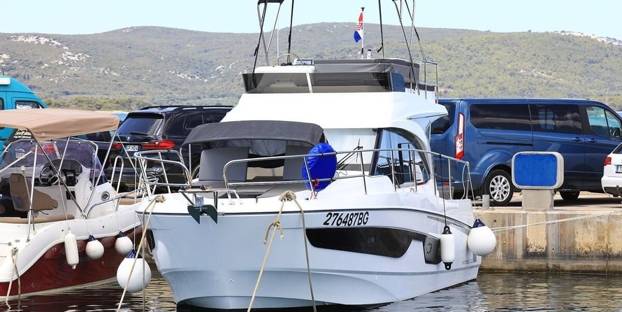 Beneteau Antares 11 OB