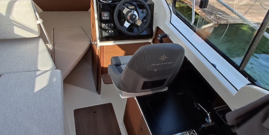 Jeanneau Merry Fisher 695