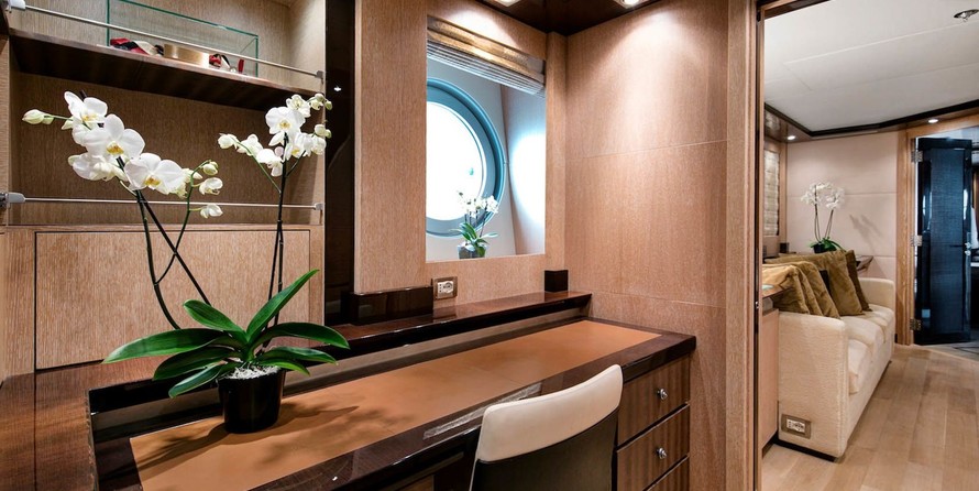 Palmer Johnson 150 SportYacht