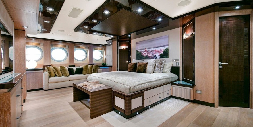 Palmer Johnson 150 SportYacht